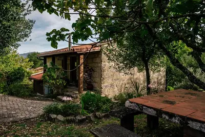 Image de Maison de vacances 'Casa Das Lapas' avec vue sur les montagnes, terrasse privée et Wi-Fi