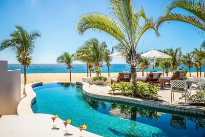 Image de Beach Front Villa- steps from the private beach