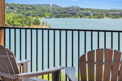 Image de Amazing Views of Table Rock, Pvt Hot Tub, Theatre Room, Free Daily Tickets to Branson Attractions!