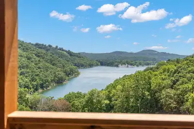 Image de Labor Day Open, Pvt Hot Tub, Cmty Amenities, Indoor & Outdoor Pools, Table Rock Views, Free Tickets