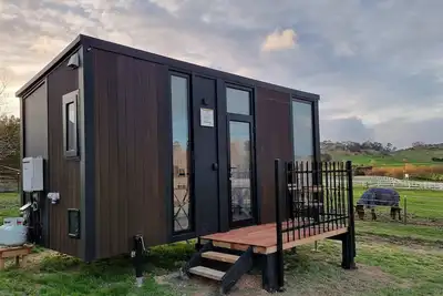 Image de Black Horse Cabin 1 by Tiny Away