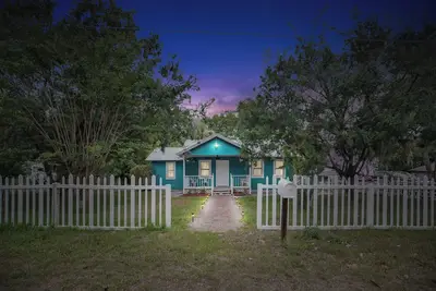 Image de Charming 3-bedroom Cottage with Ac and WiFi Near Historic Downtown Square Ocala