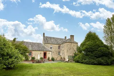 Image de Moat house in a Manor property 10 mn from Omaha Beach 5 Bedrooms 3, 5 Bathrooms.