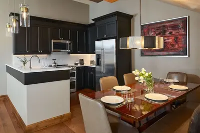 Image de The Sebastian, 16 Vail Rd, Vail Village-Lub, Hot Tub, Pool, Concierge, Base Camp Ski Storage