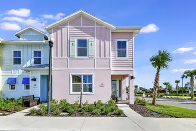 Image de Blissful Pink Villa near Disney with Margaritaville Resort & Island H20 Access.