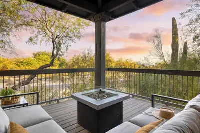 Image de Desert Village Vista by AvantStay | Patio w/ Fire Pit, Pool Access