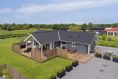Image de Charming holiday home with many.