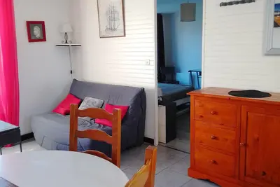 Image de Maisonnette De Ville Proche Grande Plage Pour 2 A 4 Voyageurs