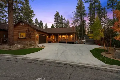Image de Beautiful Log Style Home in Eagle Mountain Estates, Big Bear Lake.