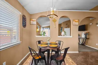 Image de This house is a 3 bedroom(s), 2 bathrooms, located in Horizon City, Tx.