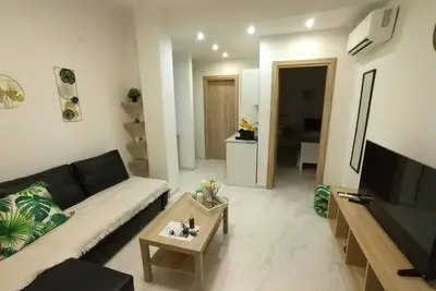 Image de City Center Apartment - 300Mbps WiFi - 5 Min to Metro :\"Venus Residence 109\"