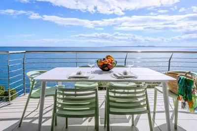 Image de Apartamento con vistas panorámicas al mar: 3 habitaciones + 2 plazas de aparcamiento ( Edf Cala D'Or)