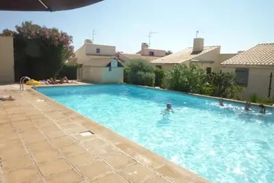 Image de Charmante Villa T3 Mezzanine Climatisée avec Piscine et Parking Privé - 6 Pers. , Port Leucate