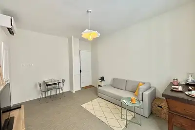 Image de Appartement climatisé en centre-ville d'Ajaccio avec internet, proche des attractions et plage.