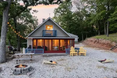 Image de Camp S'more Fun-Lakeview, Fire Pit, Pet Friendly