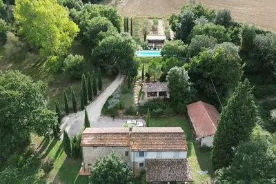 Image de Beautiful country house in the green heart of Umbria, large pool.