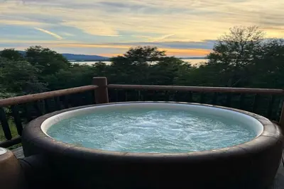 Image de Lake View*Hot Tub*Sunsets*Fire Pit*Pet Friendly*