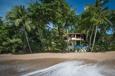 Image de Elegant Costa Rican Villa with Oceanfront Infinity Pool