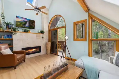 Image de Riverside Loft Retreat in Downtown Estes Park #6181