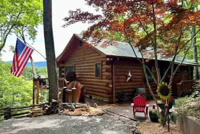 Image de Cozy Cabin near Dt Blue Ridge, Ga 🌲Mtn Views💧Hot Tub 🔥Fire Pit 🐶Pet Friendly