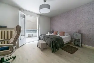 Image de Appartement calme et lumineux en centre-ville