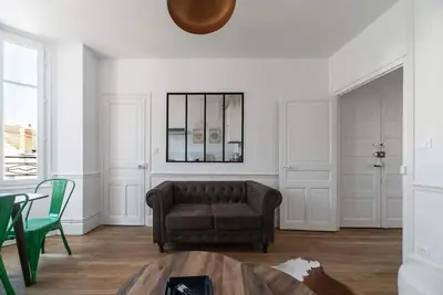 Image de Appartement design - Parcs et Parking gratuit