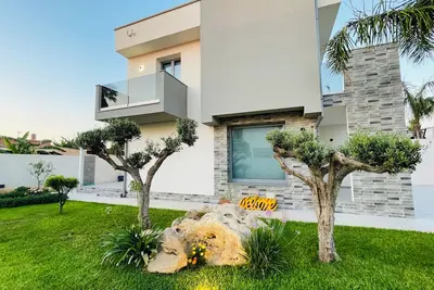 Modern villa, comfort and tranquility, strategic location