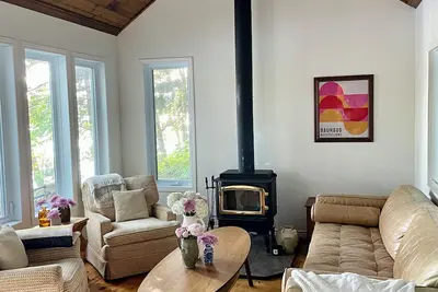 Image de Cozy & Chic Long Lake Cabin