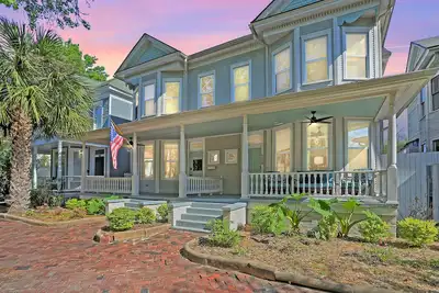 Image de Newly renovated, 3 bedrm 2 bath, Near Forsyth Park