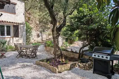 Image de Maison dans l'arrière pays niçois entre mer et montagne.