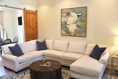 Image de Cozy 3-bedroom condo conveniently located near campus in Starkville.