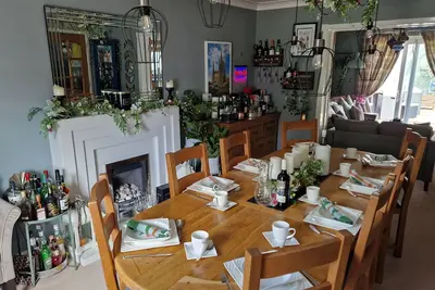 Image de Book Today - Spacious Home All to Yourselves. Ideal for Open Golf. Available Now