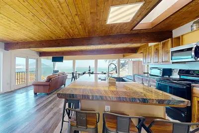 Image de Oceanfront Views-Luxurious Coastal Getaway in Port Orford