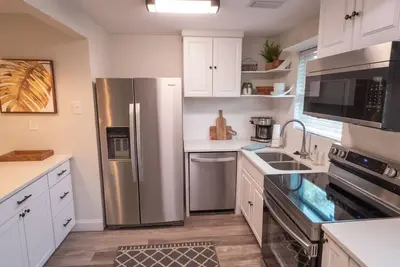 Image de Charming 2 bedroom, 2 bath close to beach\n
