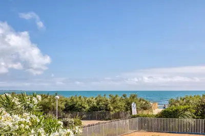 Image de Studio avec terrasse vue mer sur la plage à La Grande Motte