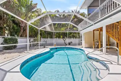 Image de Isla Living 3 Bed / 2 bath / Waterfront / Kayaks