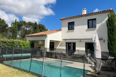 Image de Loue superbe villa contemporaine climatisée au calme 120m² piscine 6 couchages