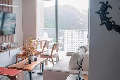 Image de Cozy retreat w/ gorgeous views and minutes from the heart of this historic city