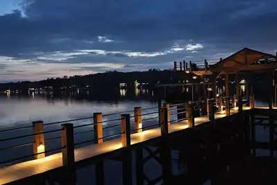 Image de Newly Built 2024! Luxurious Retreat on Lake Norman