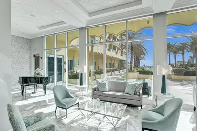 Image de Ocean Front 1/1 Lux Condo in Hollywood Beach at The Wave