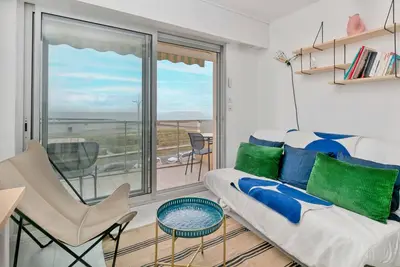 Image de Appartement 'Front De Mer - Terrasse' avec vue sur la mer, balcon et Wi-Fi