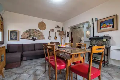 Appartement 'Stone House Lu Bagnu' avec vue sur la mer, Wi-Fi et climatisation
