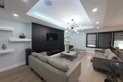 Image de Live Like Royalty: Central 3-Bedroom Retreat| Calgary | Near Stampede