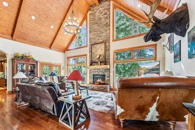 Image de Luxurious 5bdr Getaway w/ Hot Tub & Mountain Views