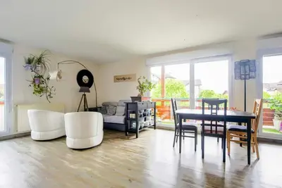 Image de Appartement lumineux et calme, 3 chambres, à proximité d'Annecy et des plages.