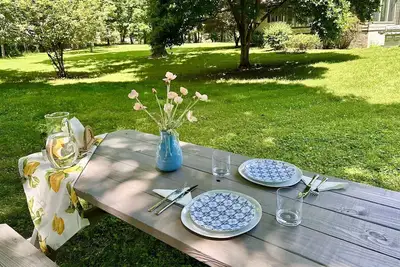 Image de New: Fabulous Riverfront w\/ Sunroom, Walk to Town!