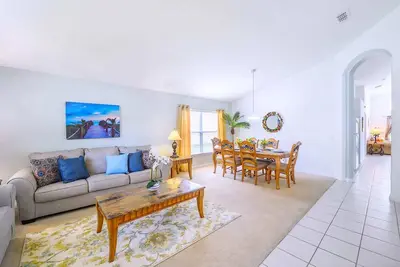 Image de Upstay: Family Resort Home w Pool, Bbq & Game Room
