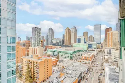 Image de Luxury Condo with City Views Near Stampede Park