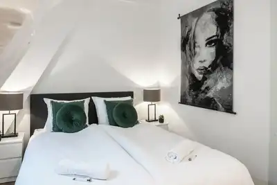 Image de L'appartement dispose de 3 bonnes chambres, de la climatisation et de nouveaux lits.