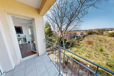 Image de Frontignan : Appartement 2 pièces avec terrasse, parking, proche plage et commerces